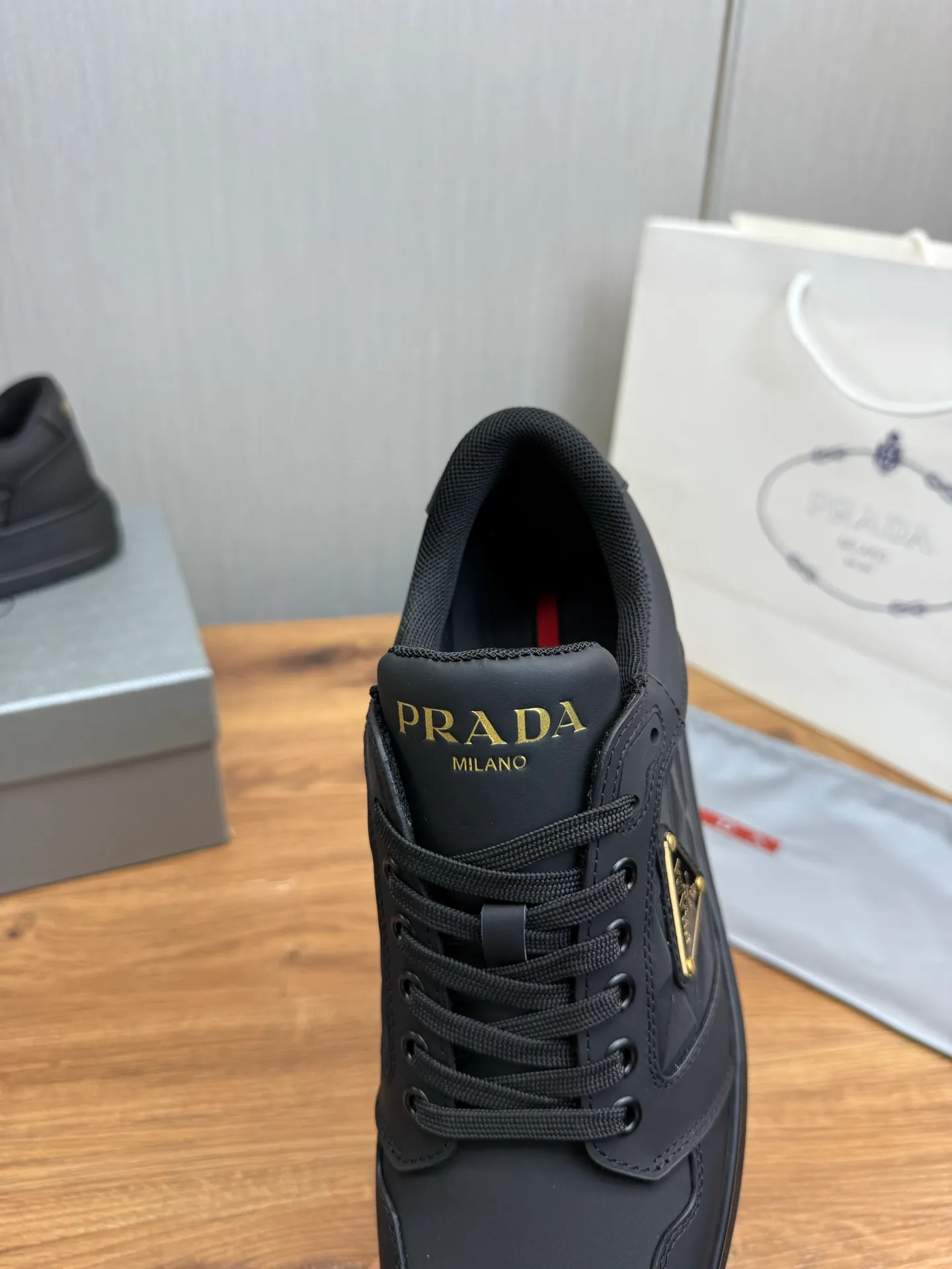 Men's shoes 💰580💰 [PRADA] Autumn and winter hot men's shoes shipped 👏Official website synchronized ⬆️Original fly-woven cowhide fabric + cowhide lining, 1⃣️:1⃣️reproduction, original sole, 38-45 (45. Customized, non-refundable)